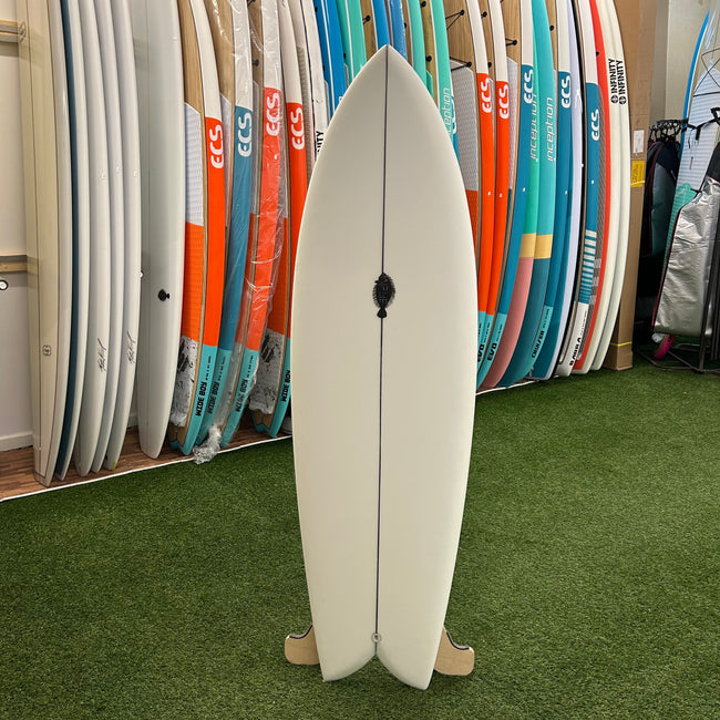 Airlie Flounder Fish 5’10" Surfboard - White